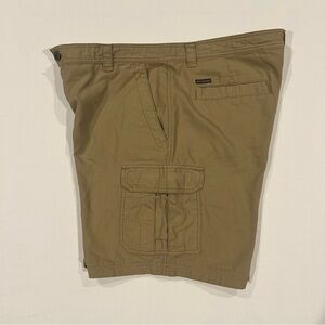 Columbia Omni-Shade Cargo Flat Front Shorts Khaki Size 40 With 9 Inch Inseam